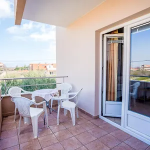 apartments-valentin-privlaka-zadar.hotelinzadar.com/